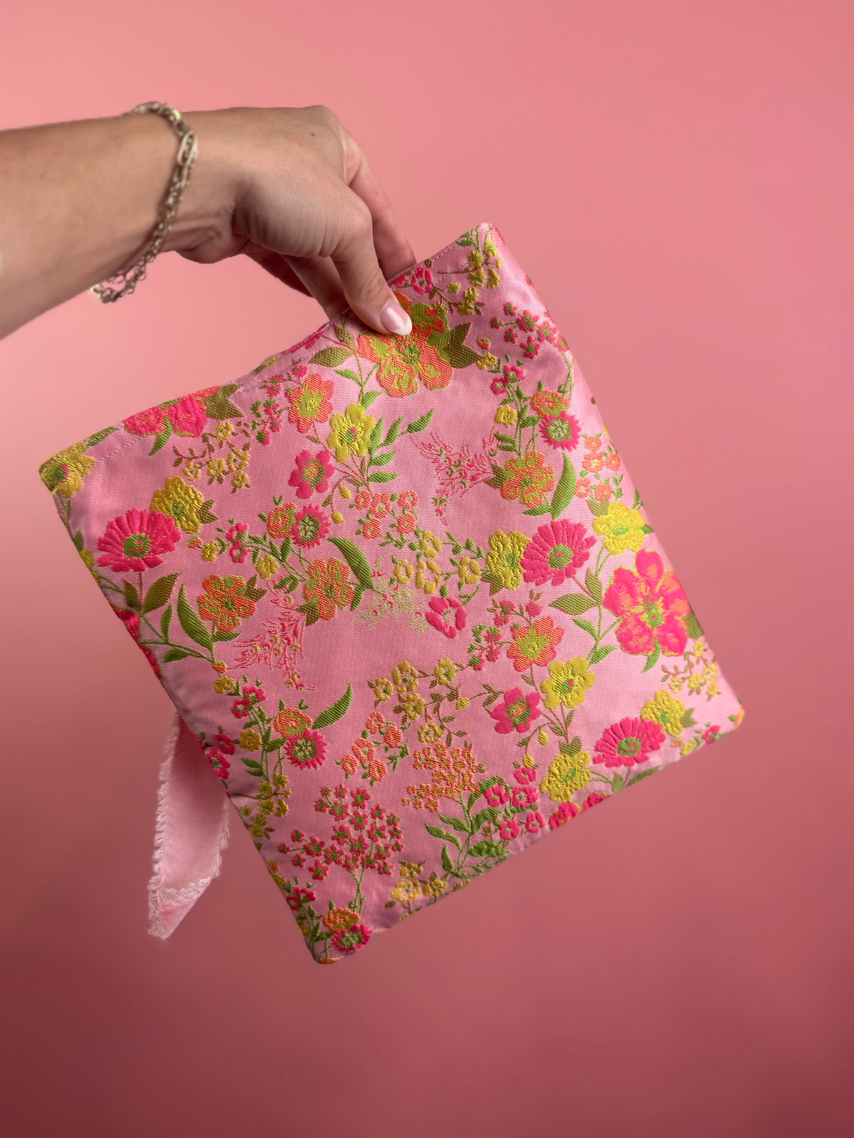 FLORAL JACQUARD BOOK SLEEVE