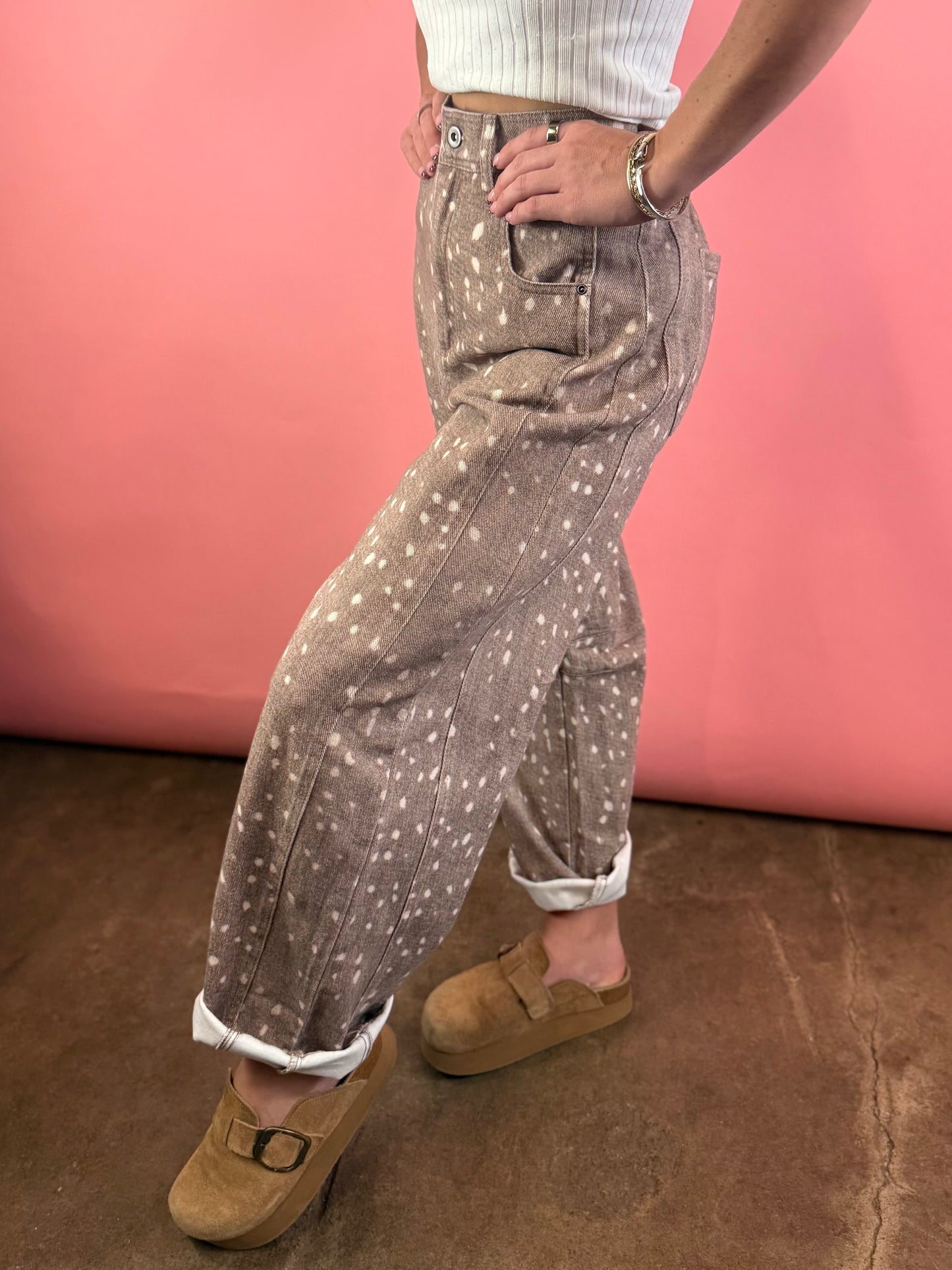 BROWN FAWN BARREL JEANS
