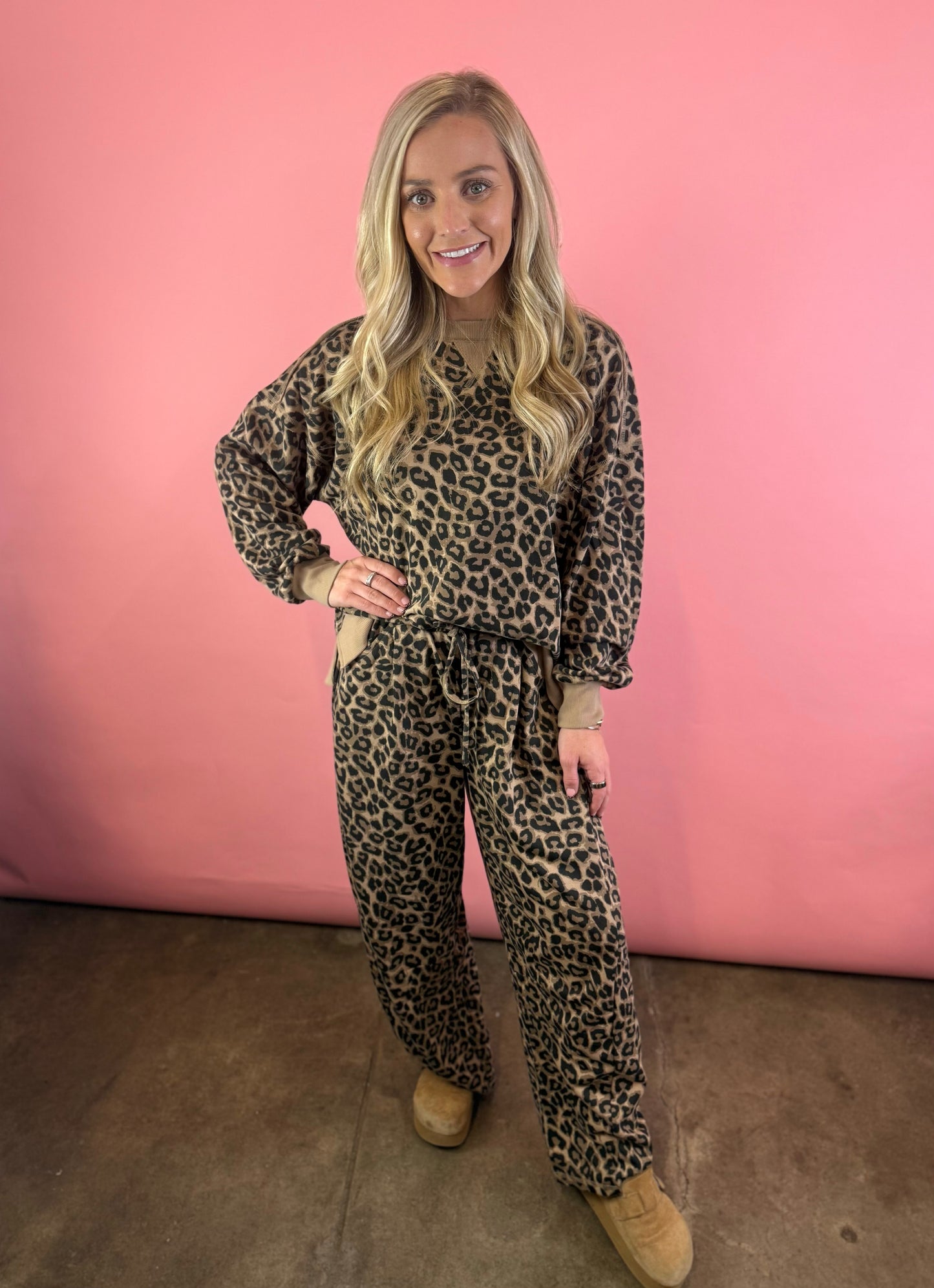 LEOPARD KNIT TOP