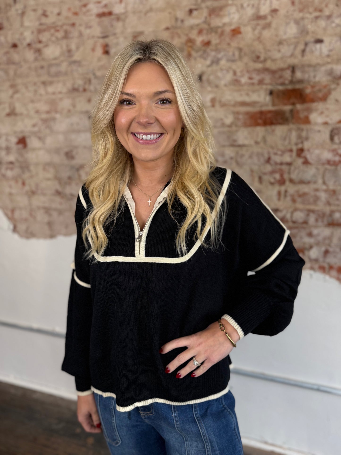 BLACK L/W 1/4 ZIP SWEATER