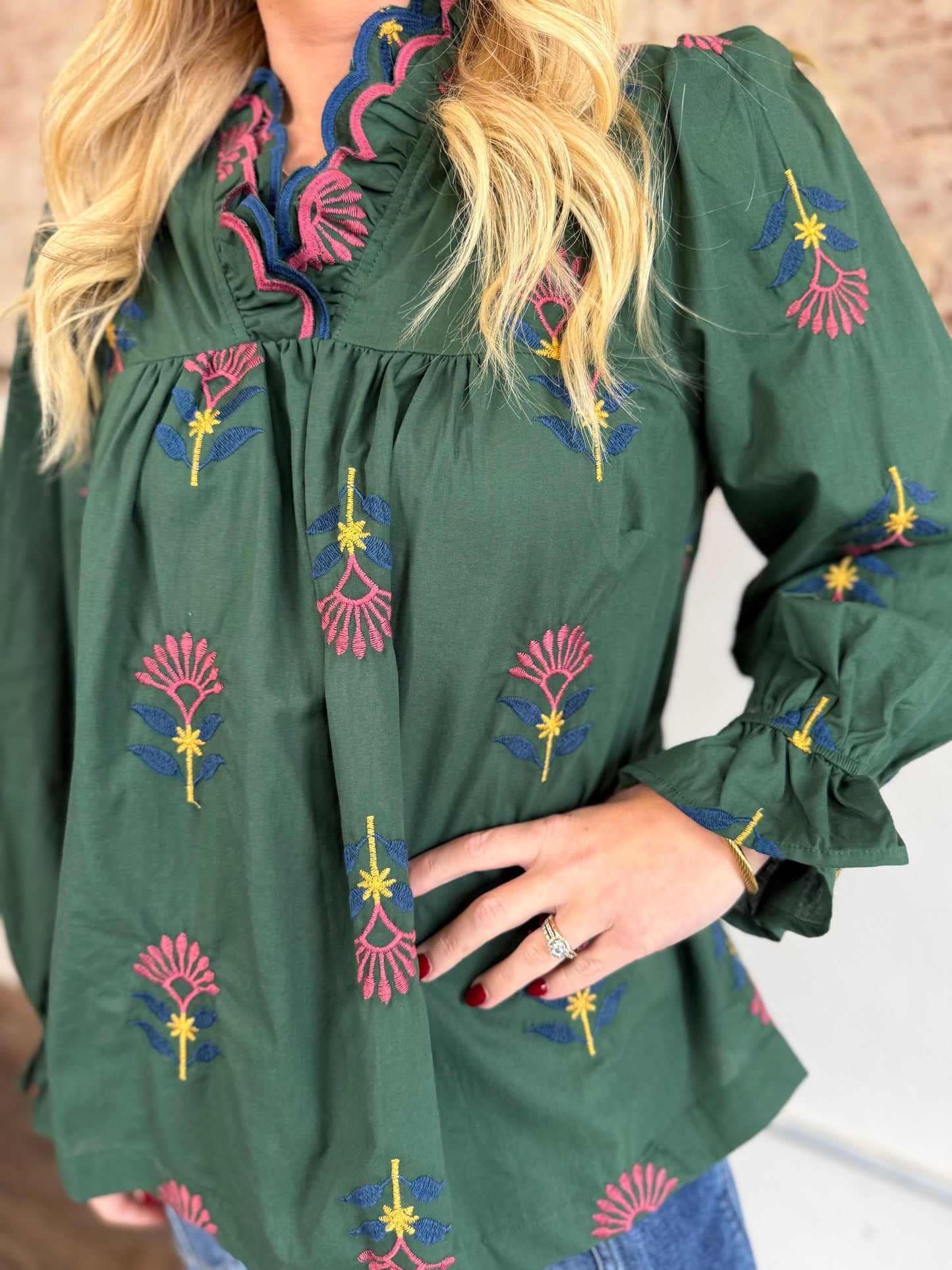 HUNTER GREEN EMBROIDERED TOP