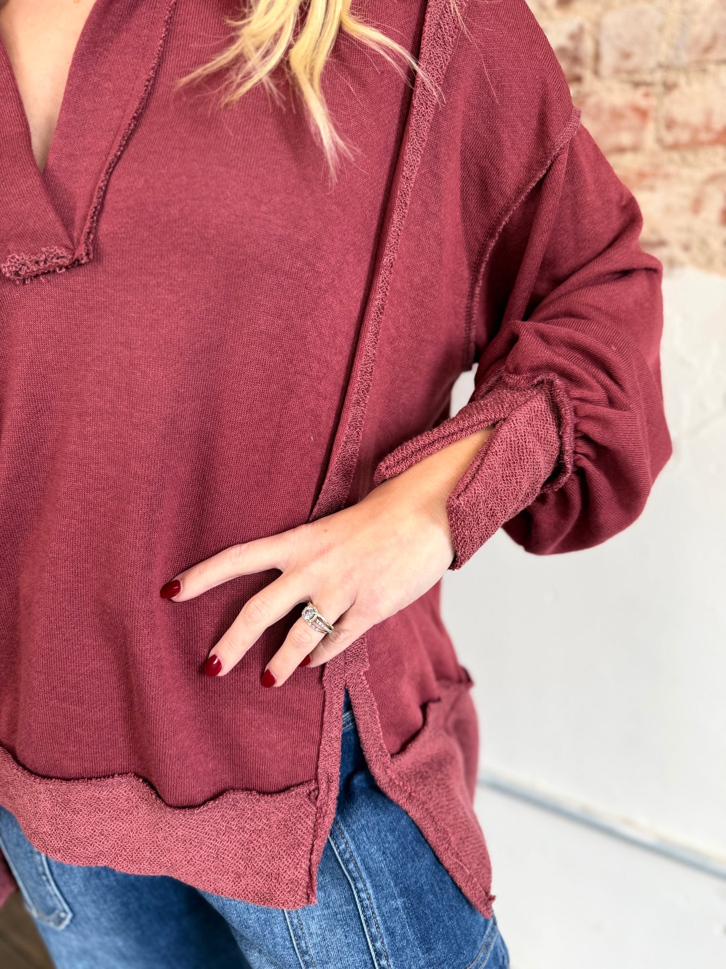 BURGUNDY COLLAR TERRY TOP