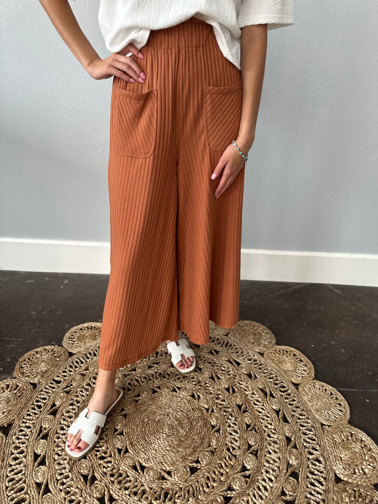 FLOWY RIBBED PALAZZO PANTS CAMEL