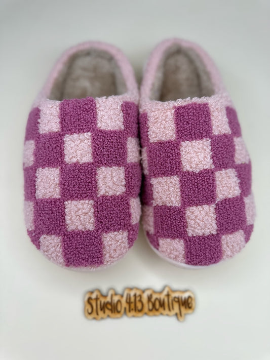 PINK CHECKERED SLIPPERS
