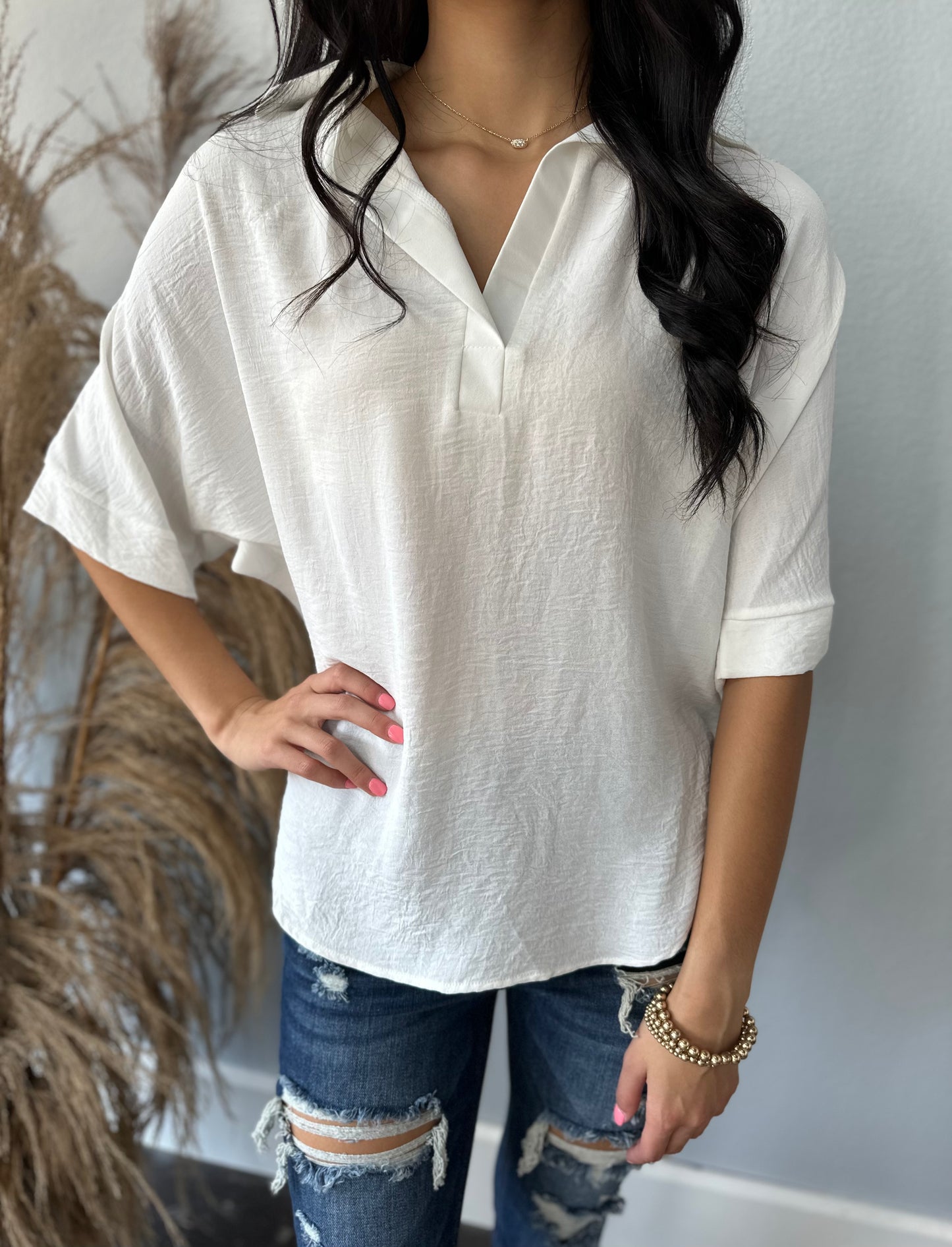 OFF WHITE COLLARED V NECK TOP