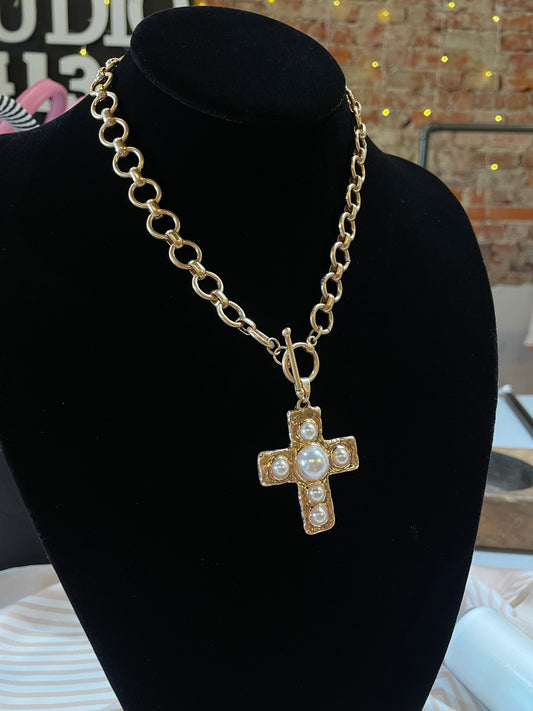GOLD/PEARL CROSS NECKLACE