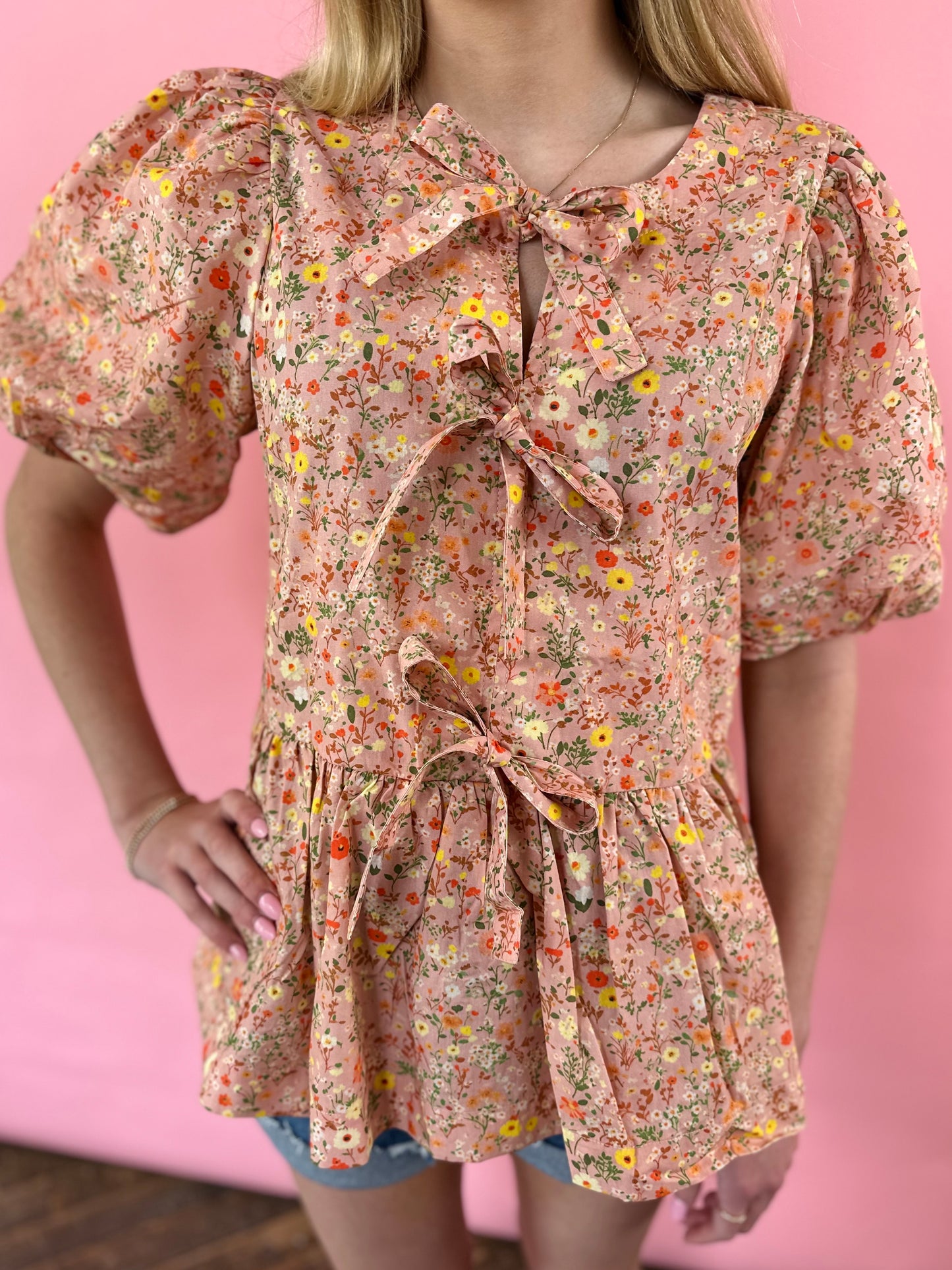 PEACH FLOWERS AND BOWS TOP