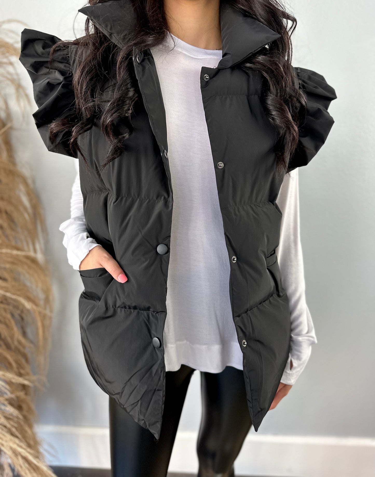 PUFFER VEST W/RUFFLE CAP SLEEVE (4 DIFFERENT COLORS)