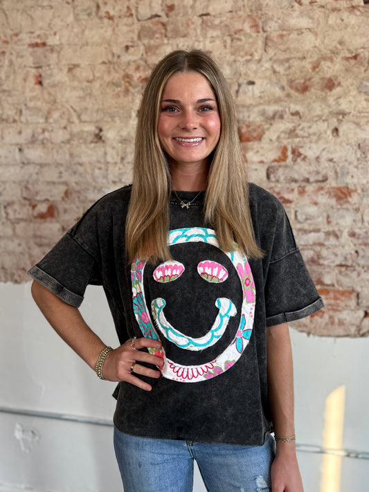 BLACK SMILES TEE