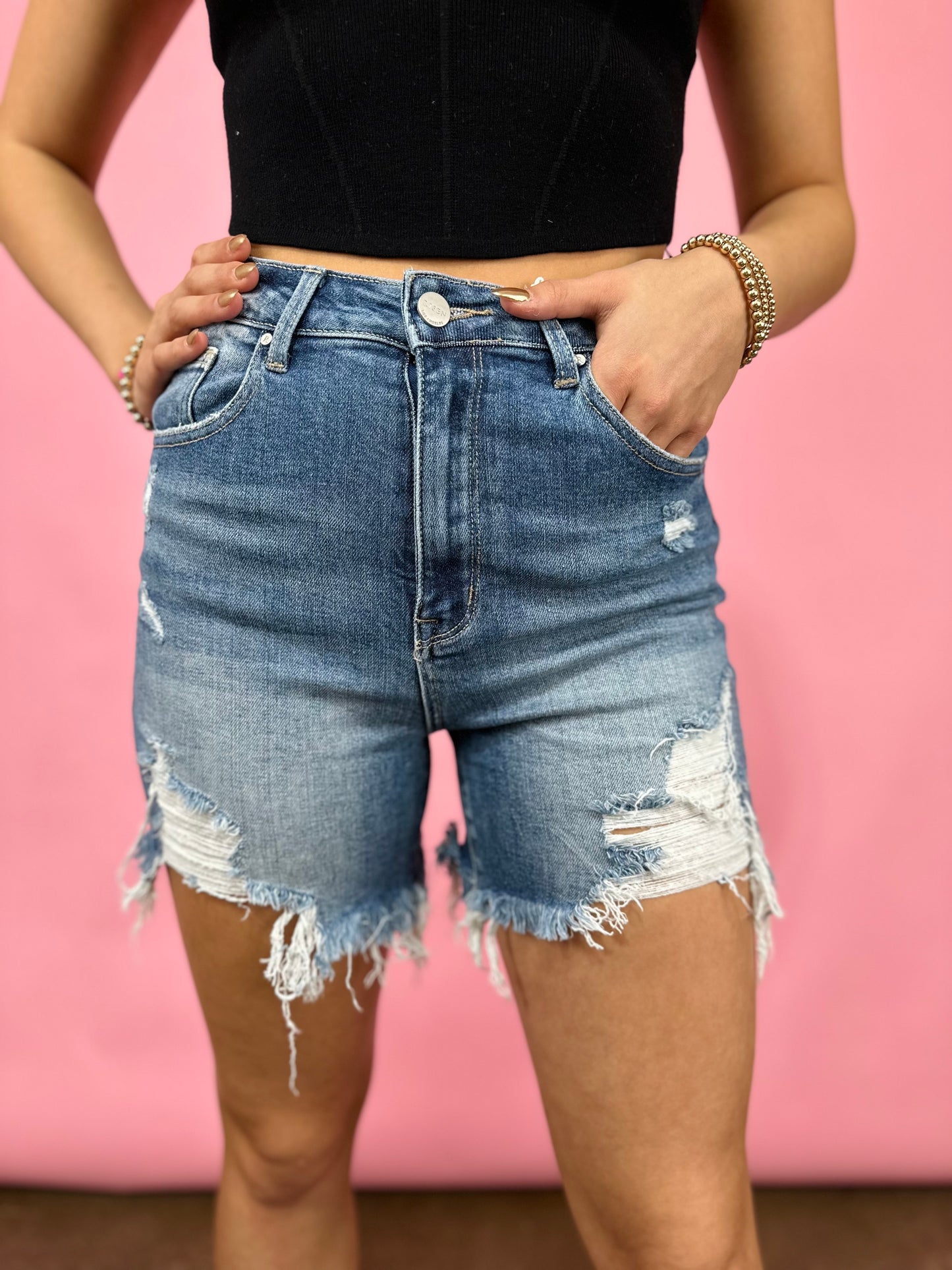 HR DISTRESSED MID THIGH SHORTS