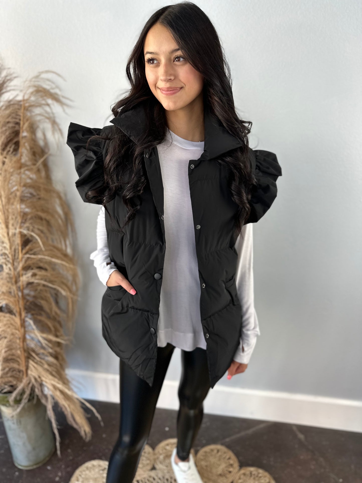 PUFFER VEST W/RUFFLE CAP SLEEVE (4 DIFFERENT COLORS)