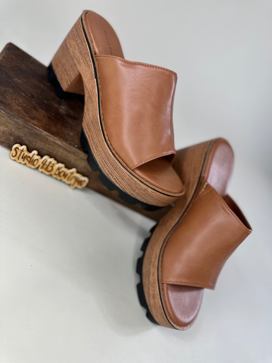TAN CHUNKY BRITNEY HEELS