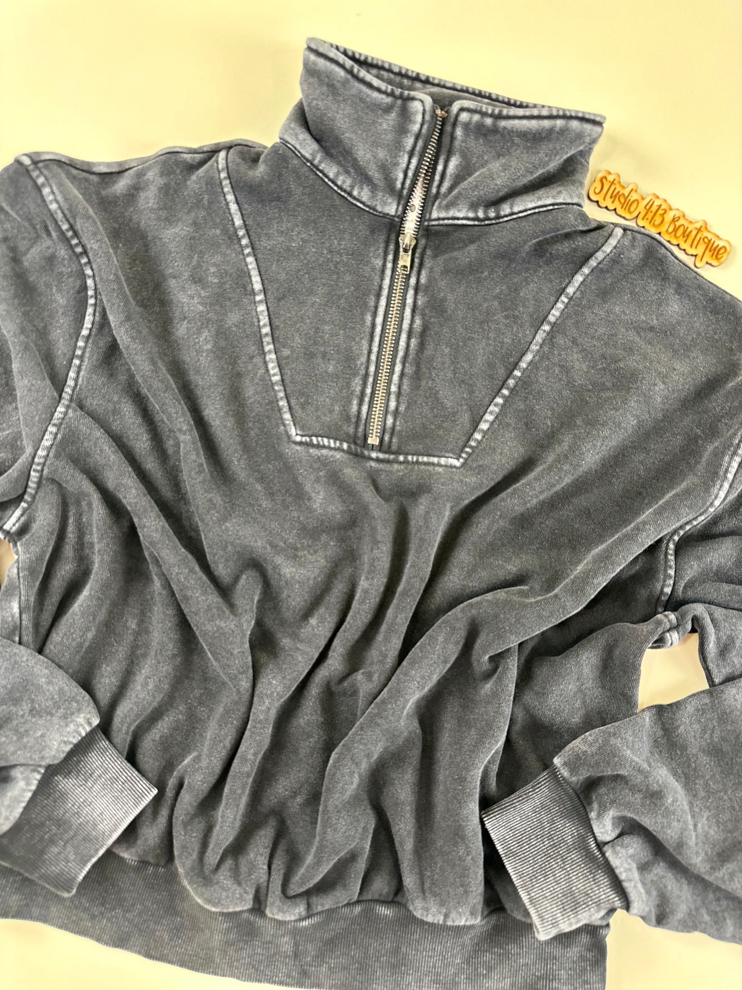 CHARCOAL 1/4 ZIP COLLARED PULLOVER