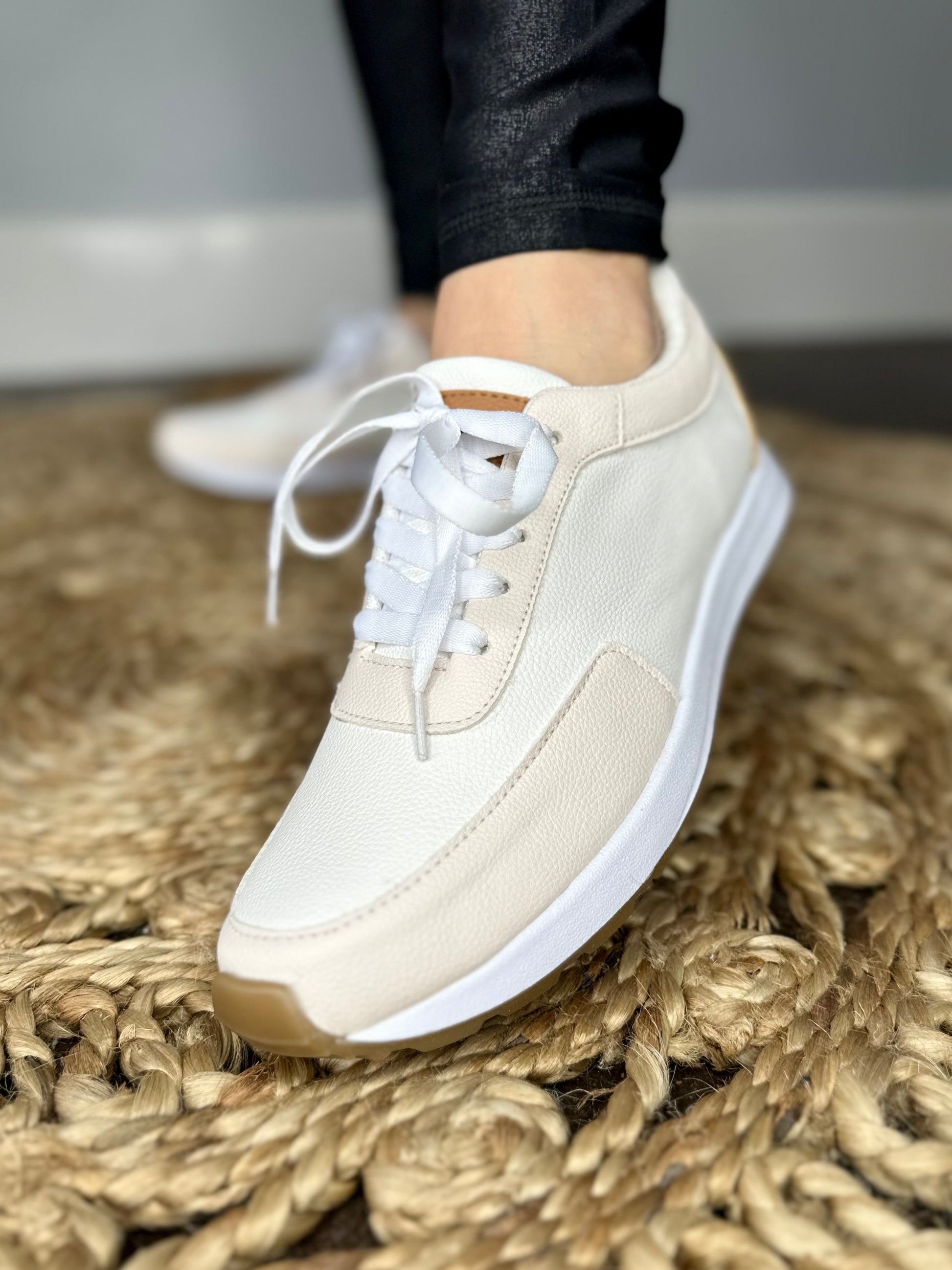 CREAM TAN SNEAKERS