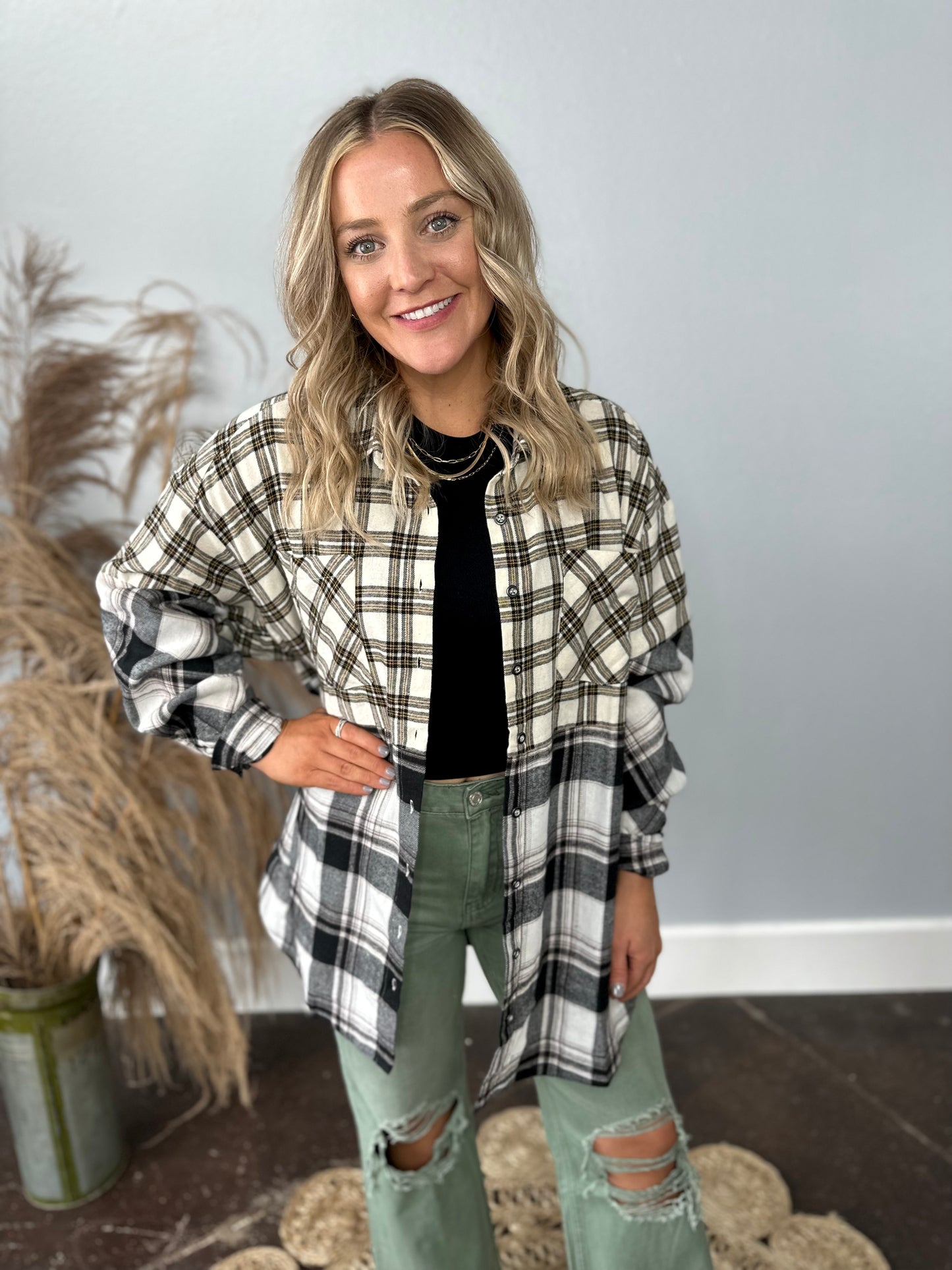 BLACK AND WHITE MIXED OVERSIZED PLAID TOP