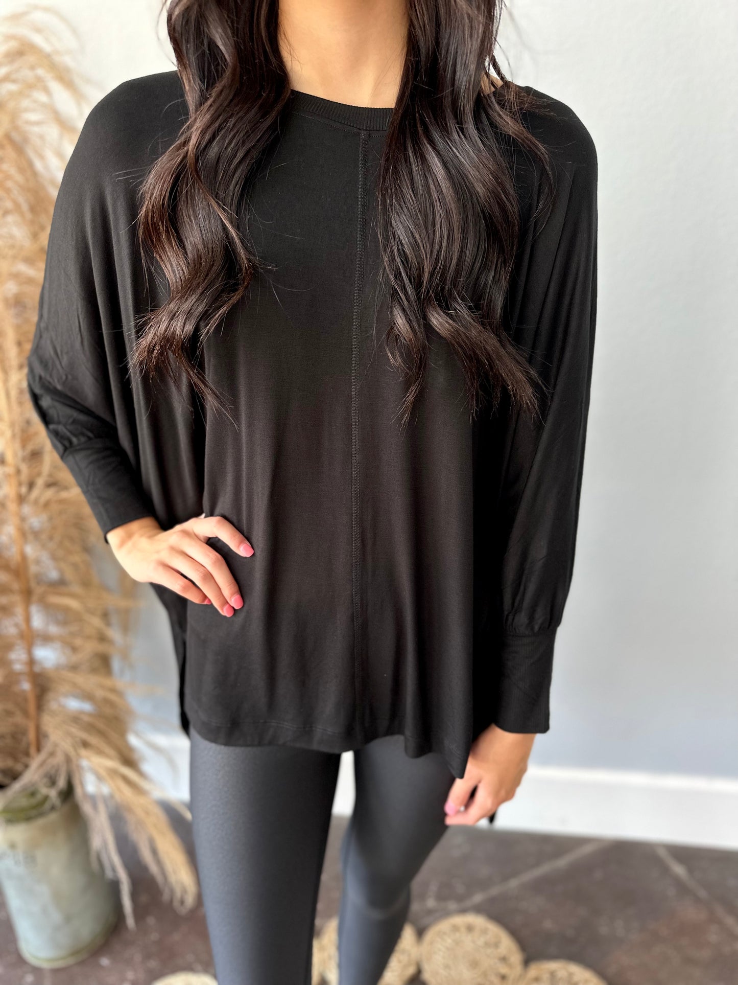 BLACK 3/4 SLEEVE ONE SIZE TOP