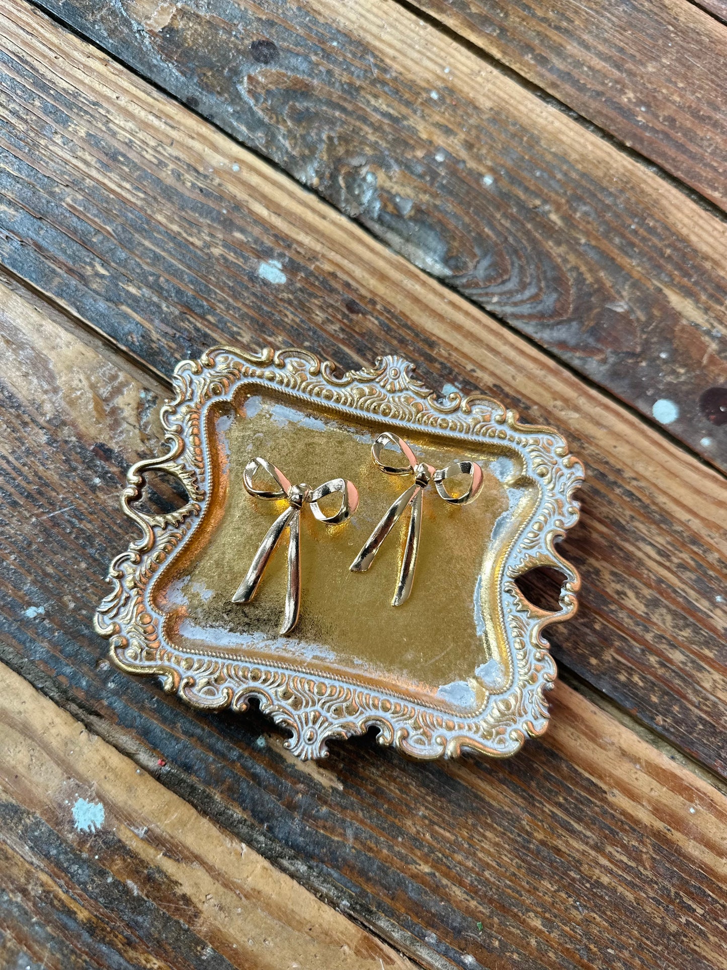 BOW EARRINGS