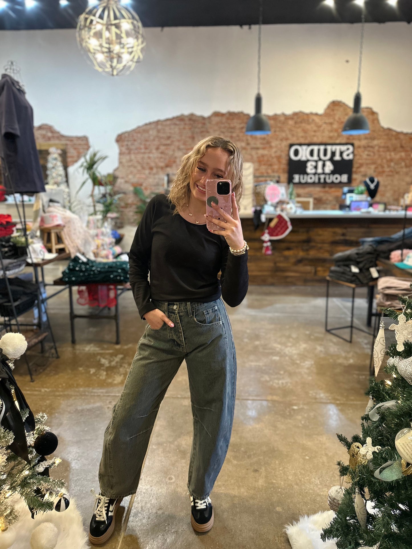 RUSTIC BARREL JEANS