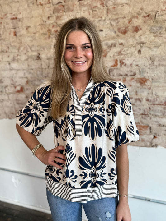 LINEN FEEL NAVY PRINT TOP