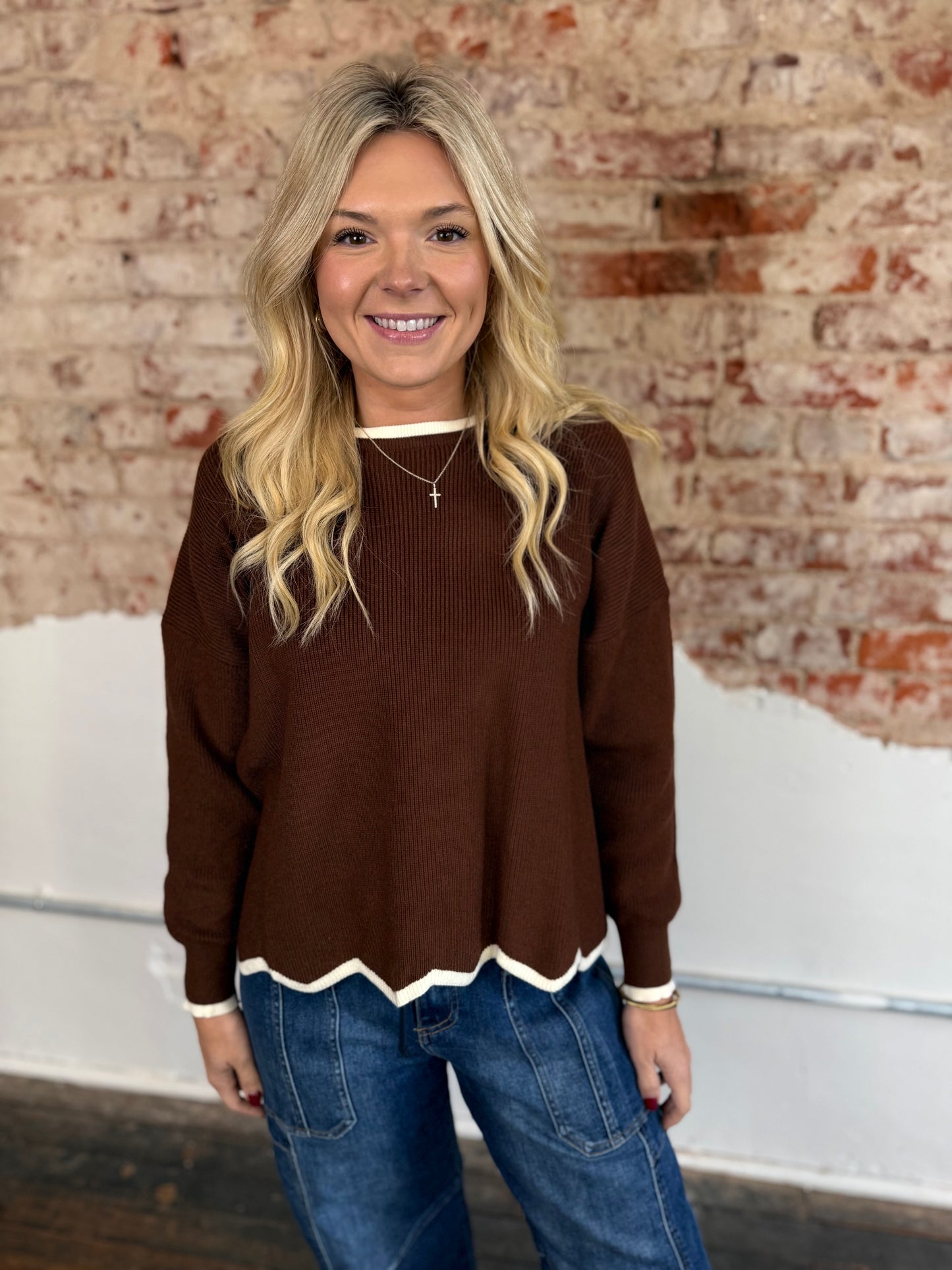 MOCHA SCALLOP HEM SWEATER