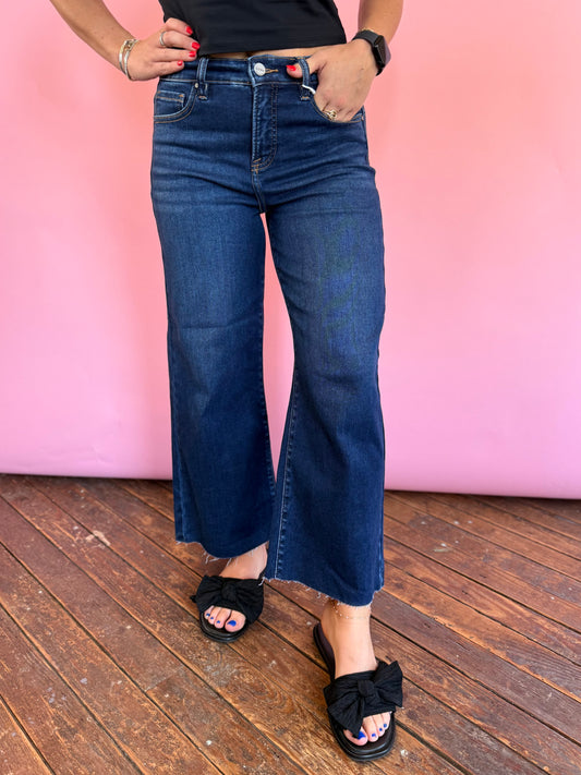 NO HOLE DARK DENIM JEANS