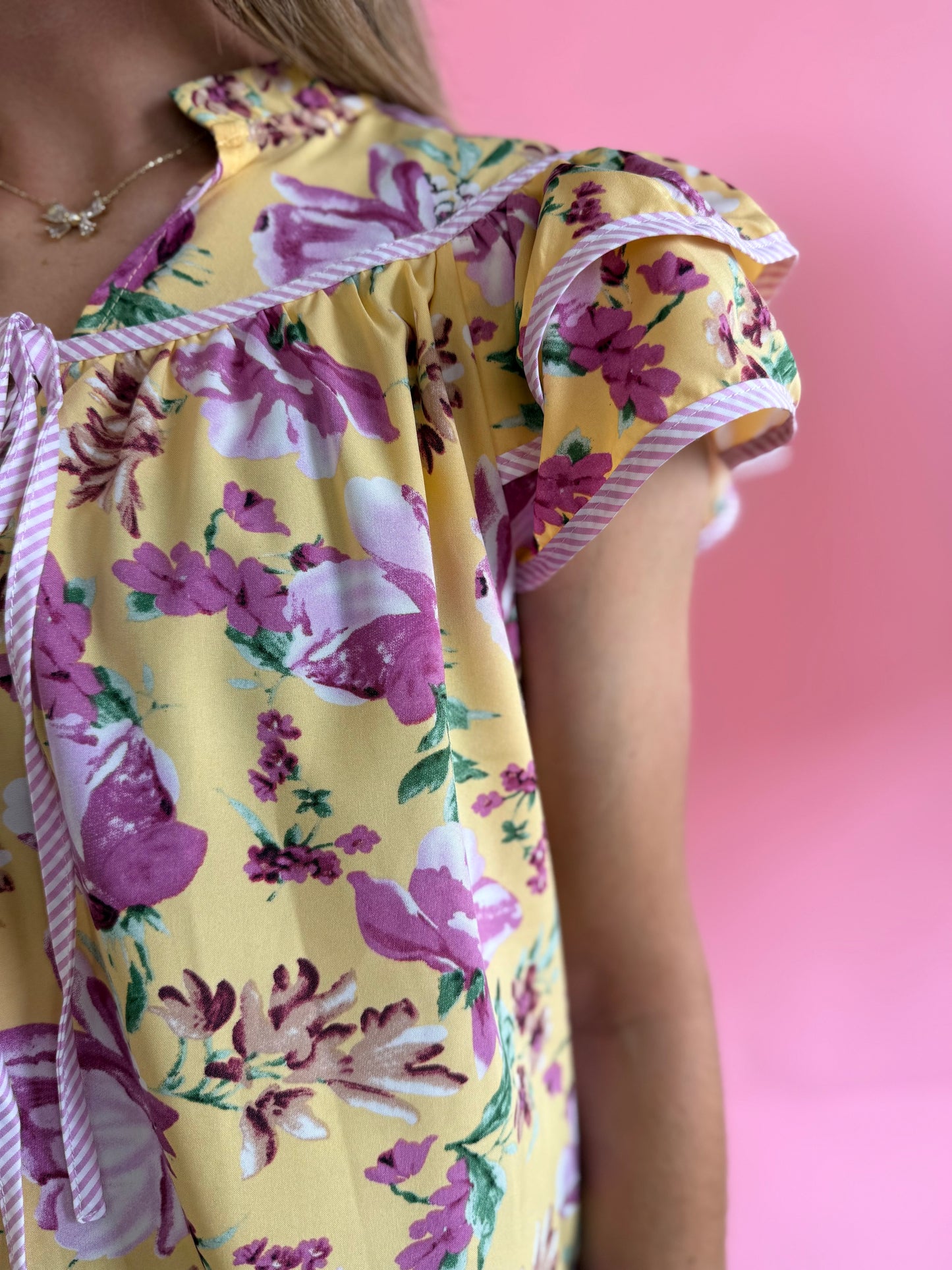 YELLOW FLORAL PIPING DETAIL TOP