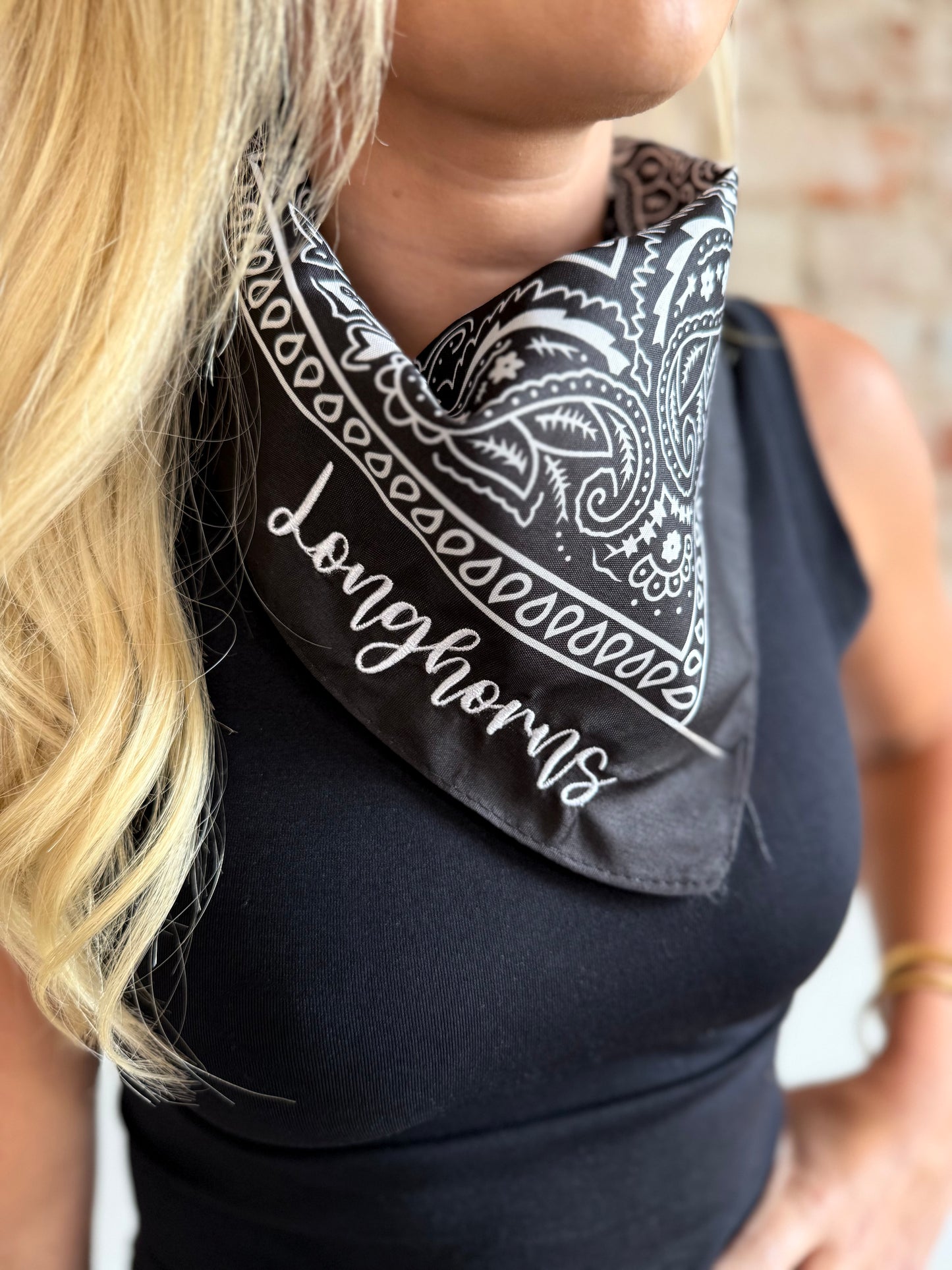 BLACK BANDANA LONGHORNS