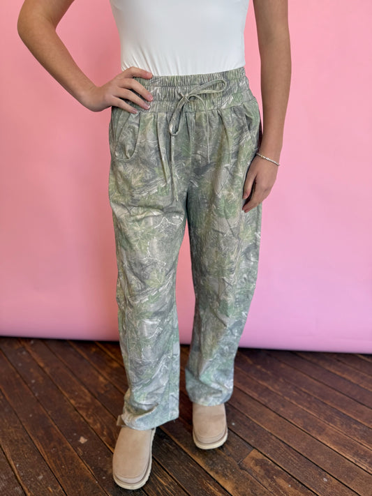 LT GREEN CAMO LOUNGE PANTS