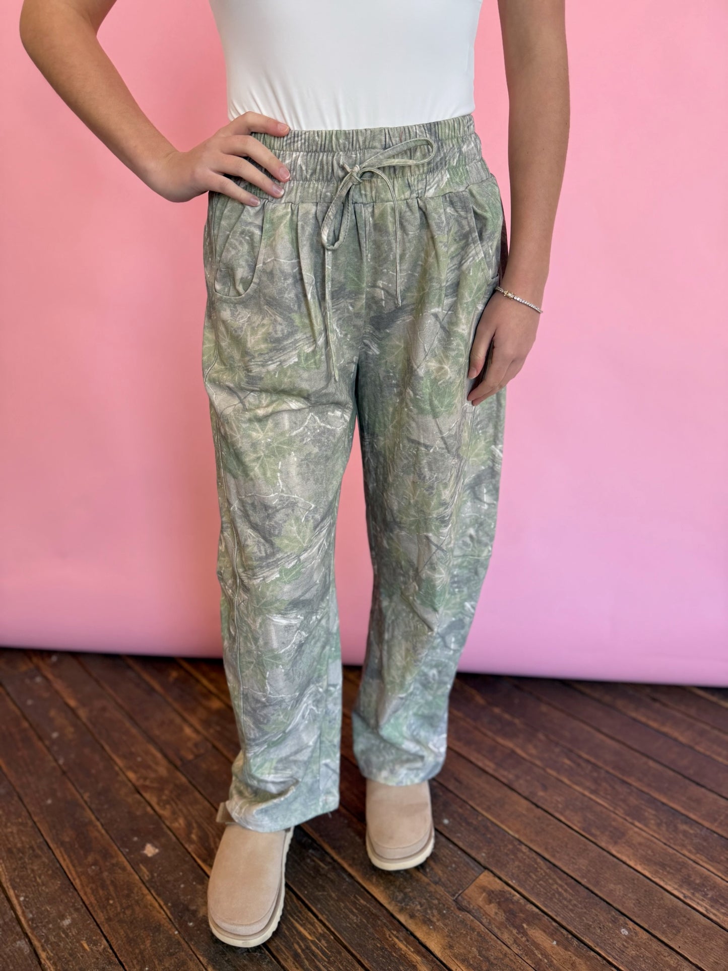 LT GREEN CAMO LOUNGE PANTS