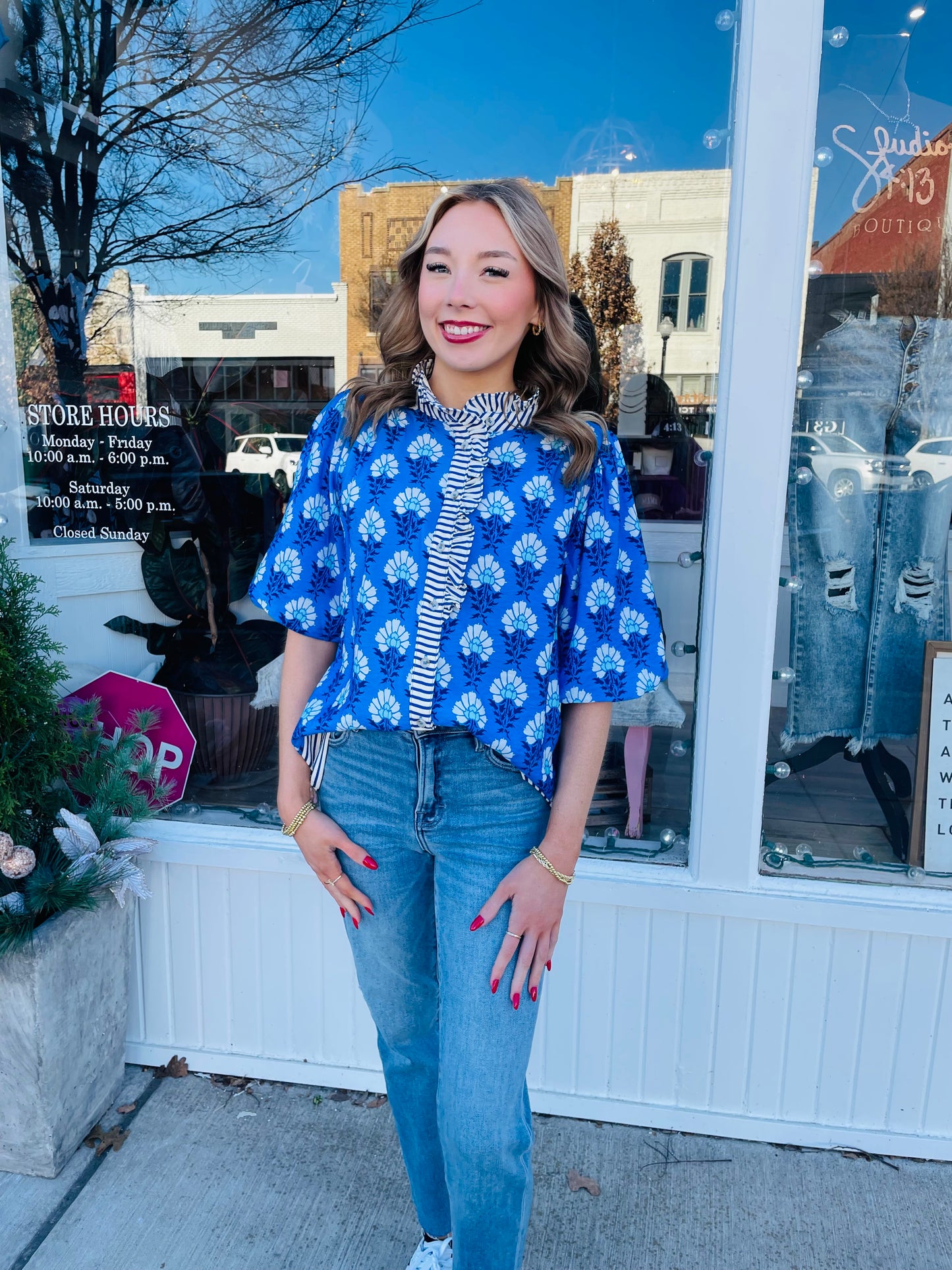 DARK BLUE FLORAL STRIPE RUFFLE TOP