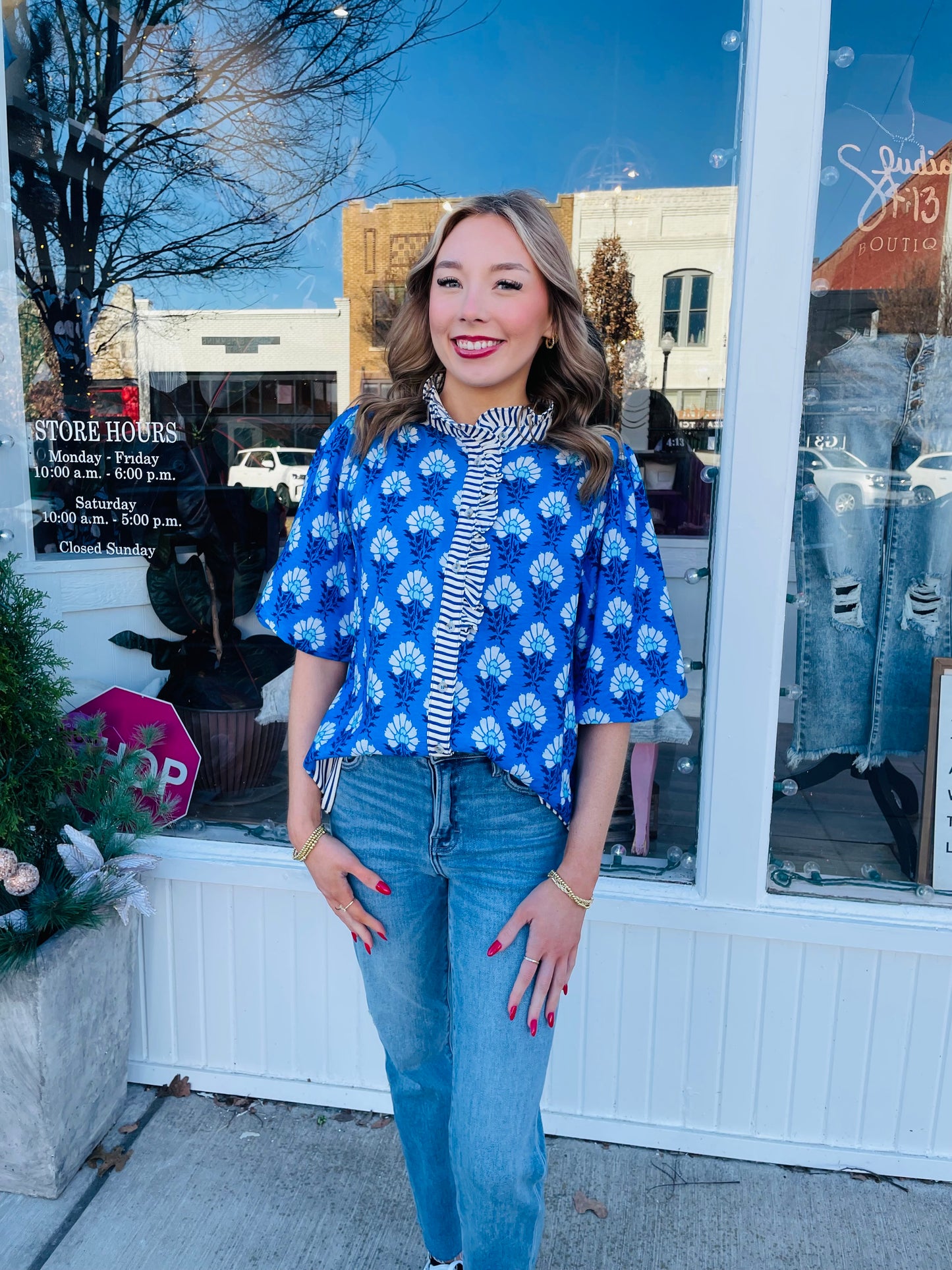 DARK BLUE FLORAL STRIPE RUFFLE TOP
