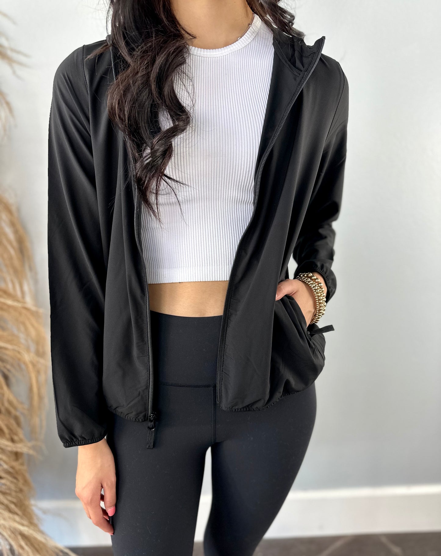 BLACK LIGHTWEIGHT JACKET