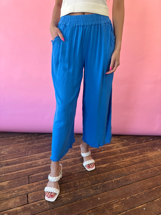 BLUE LINEN CROP PANT