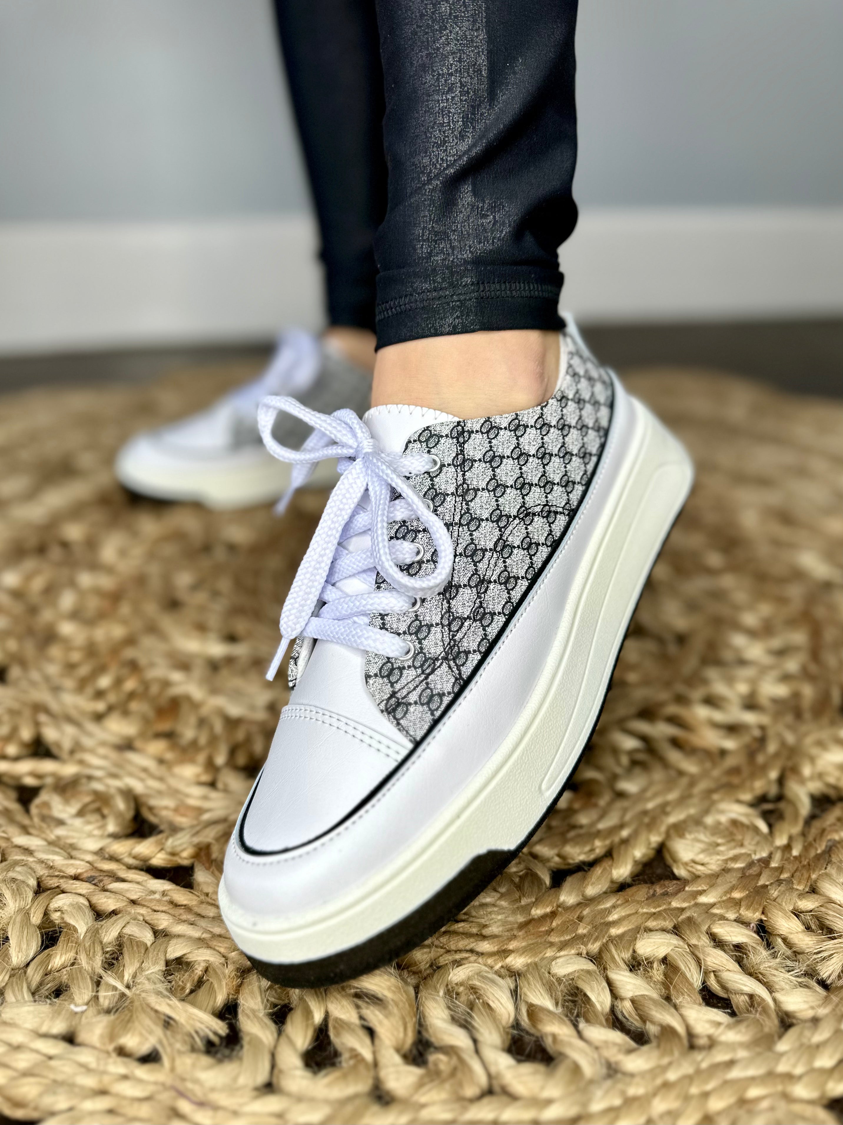 White best sale ribbon sneakers