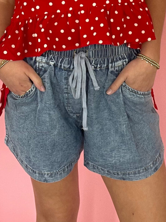 ELASTIC WAIST DENIM SHORTS