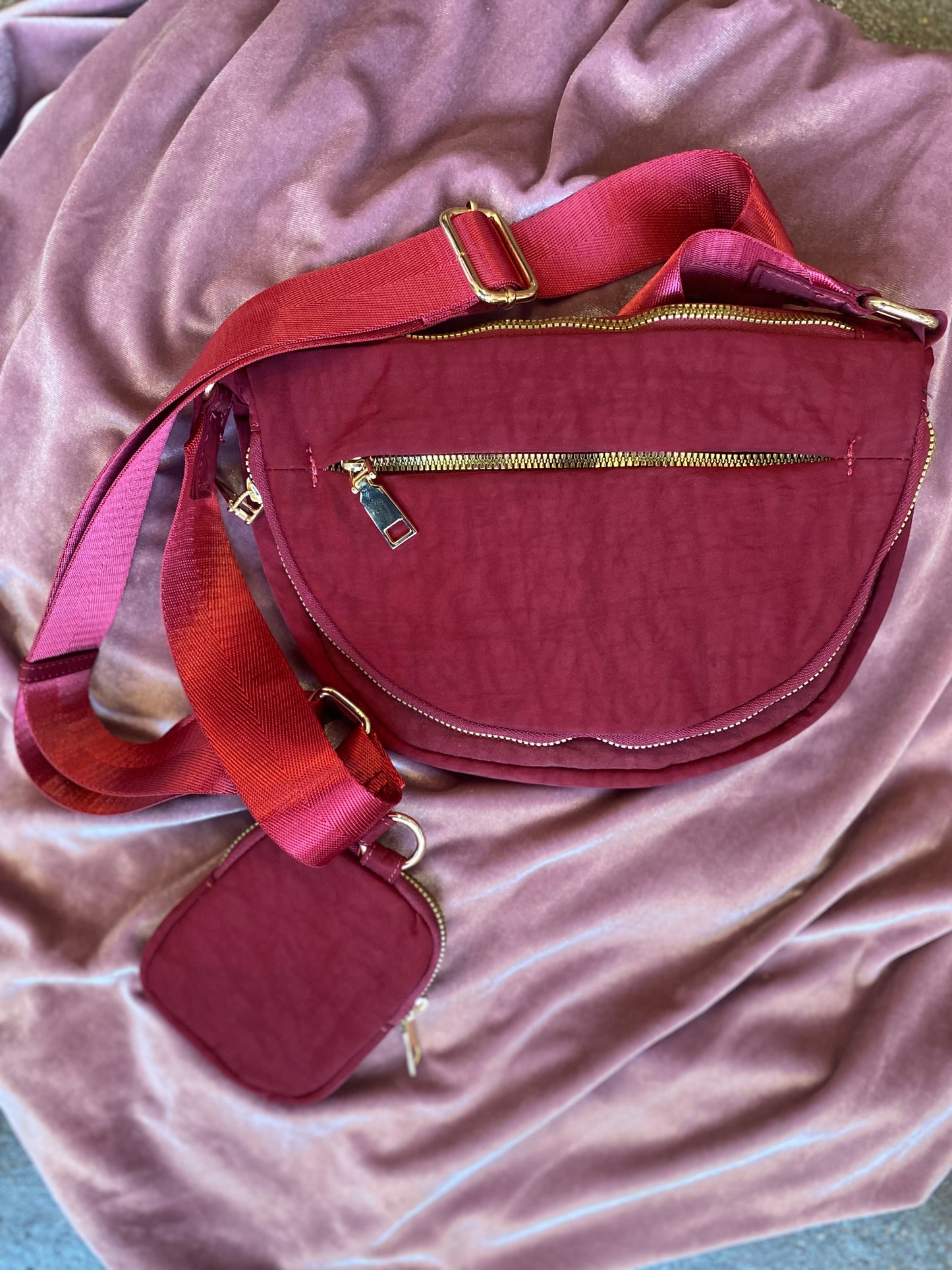 CRIMSON 6 ZIPPER CROSSBODY PURSE