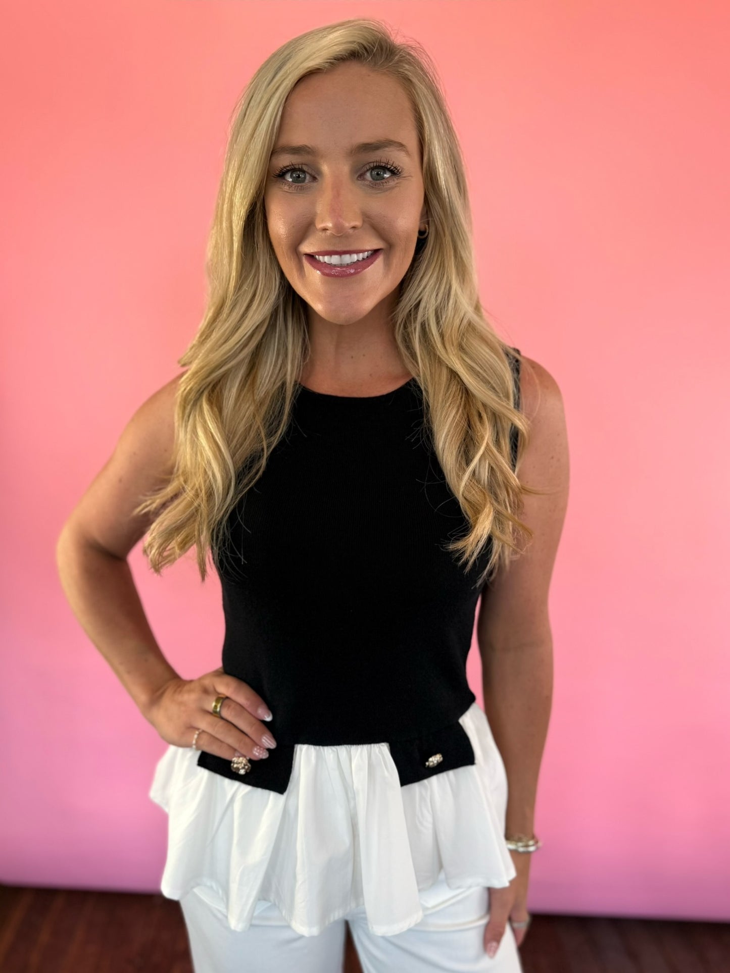 BLACK FITTED PEPLUM W/WHITE