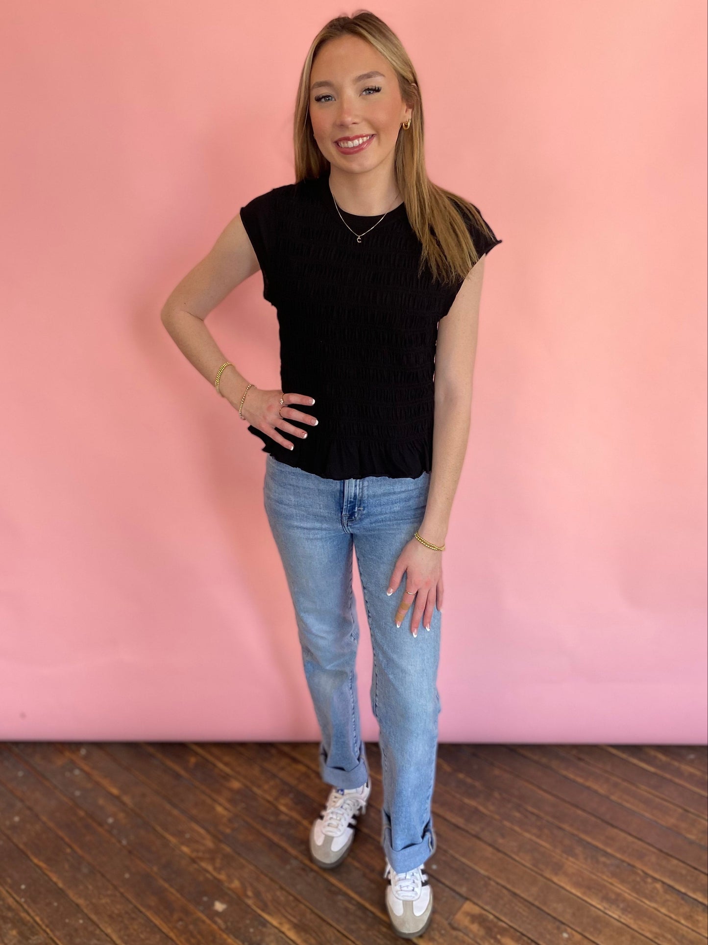 BLACK RUCHED CAP SLEEVE TOP