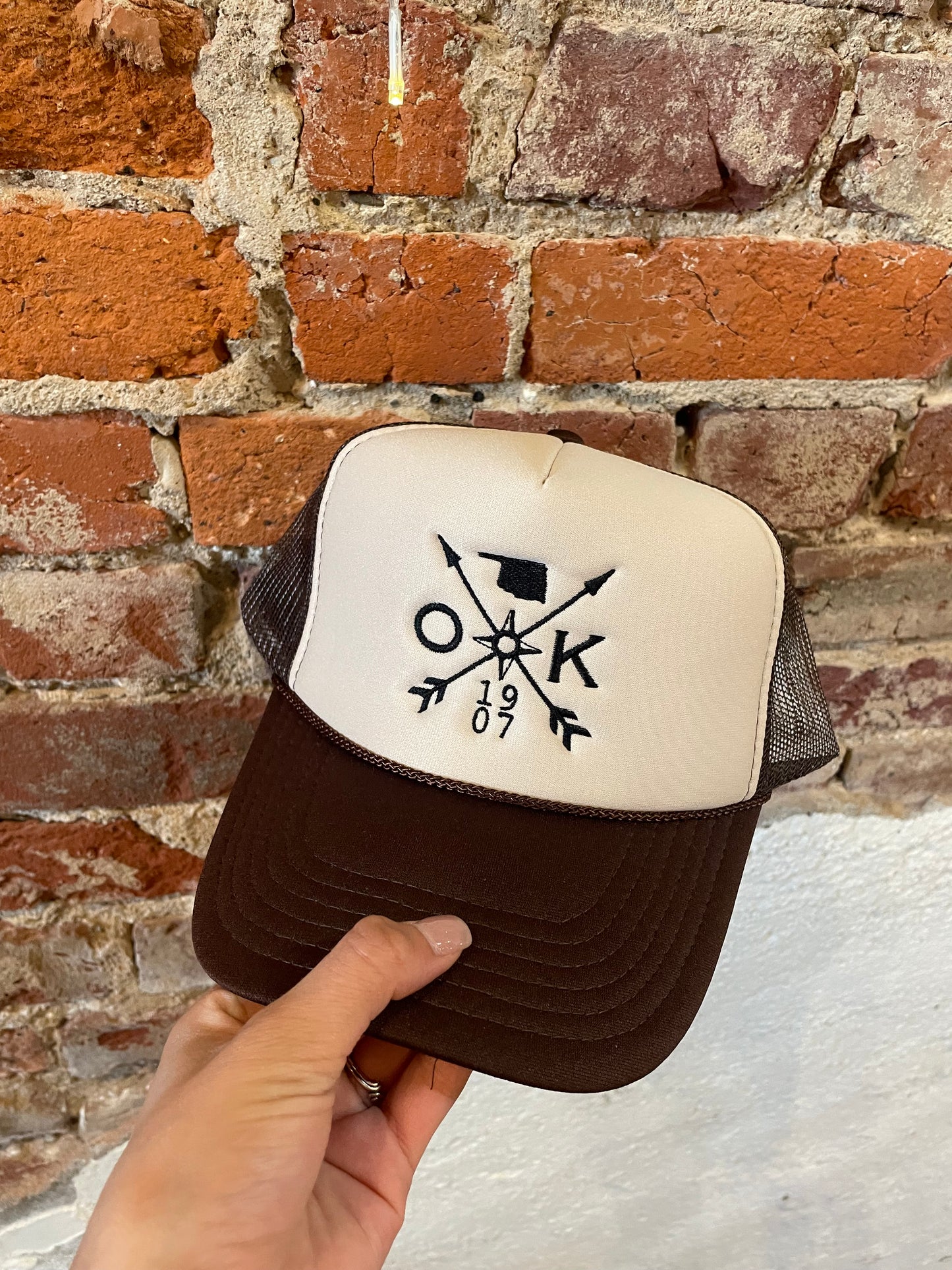TAN/BROWN OK 1907 TRUCKER