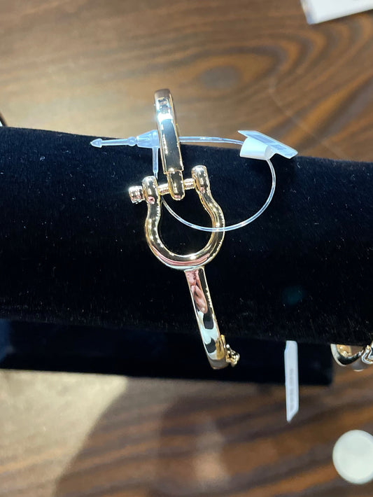 GOLD SHACKLE BRACELET