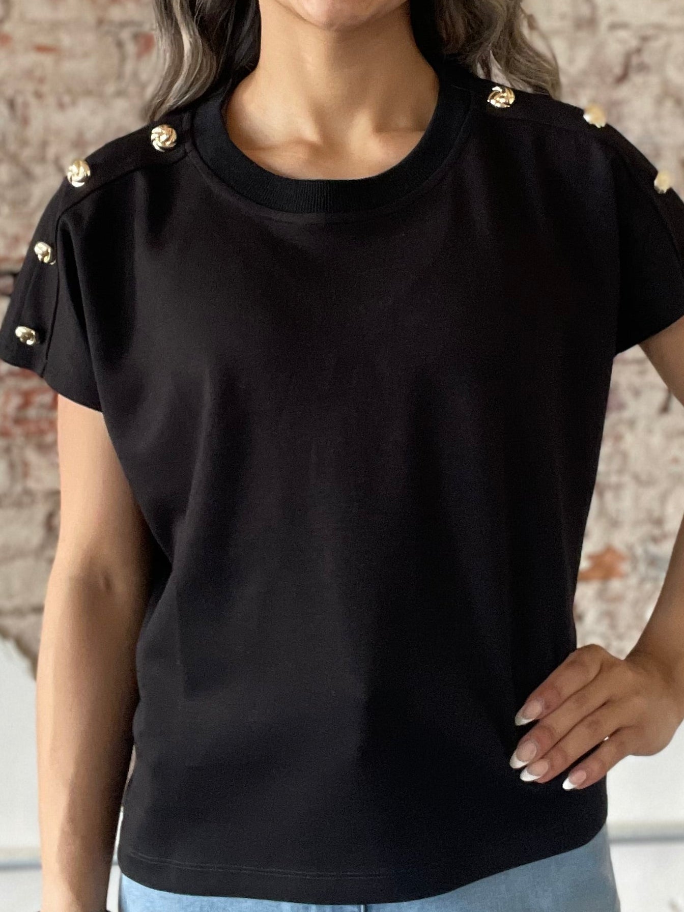 BLACK CAP SLEEVE TOP