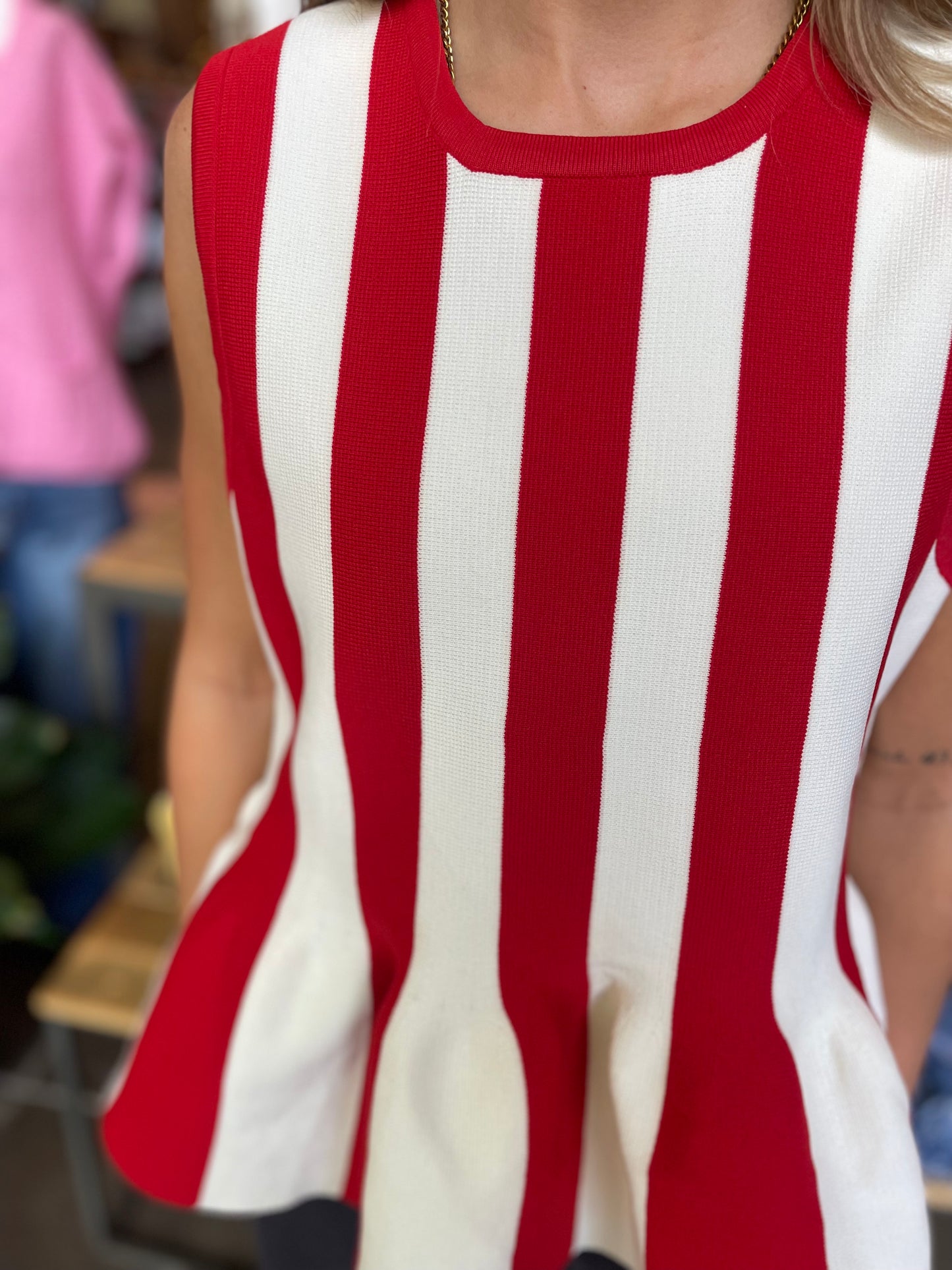 RED/WHITE SLEEVELESS PEPLUM TOP