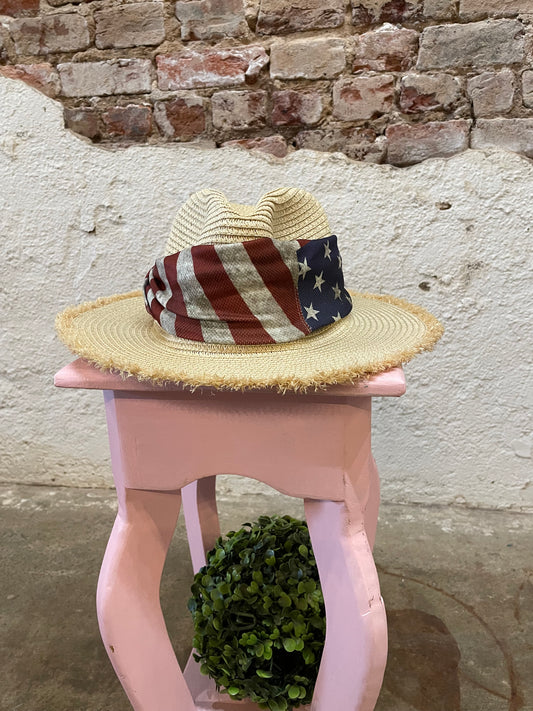 STRAW HAT W/FLAG BANDANA