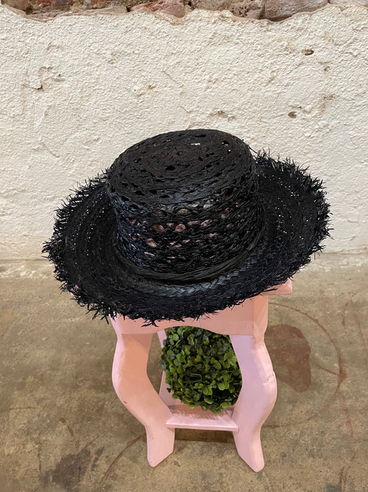 BLACK STRAW AUDRY HAT