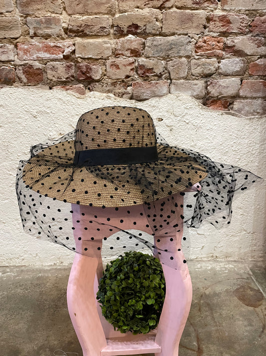 CLASSIC STRAW HAT WITH NETTING