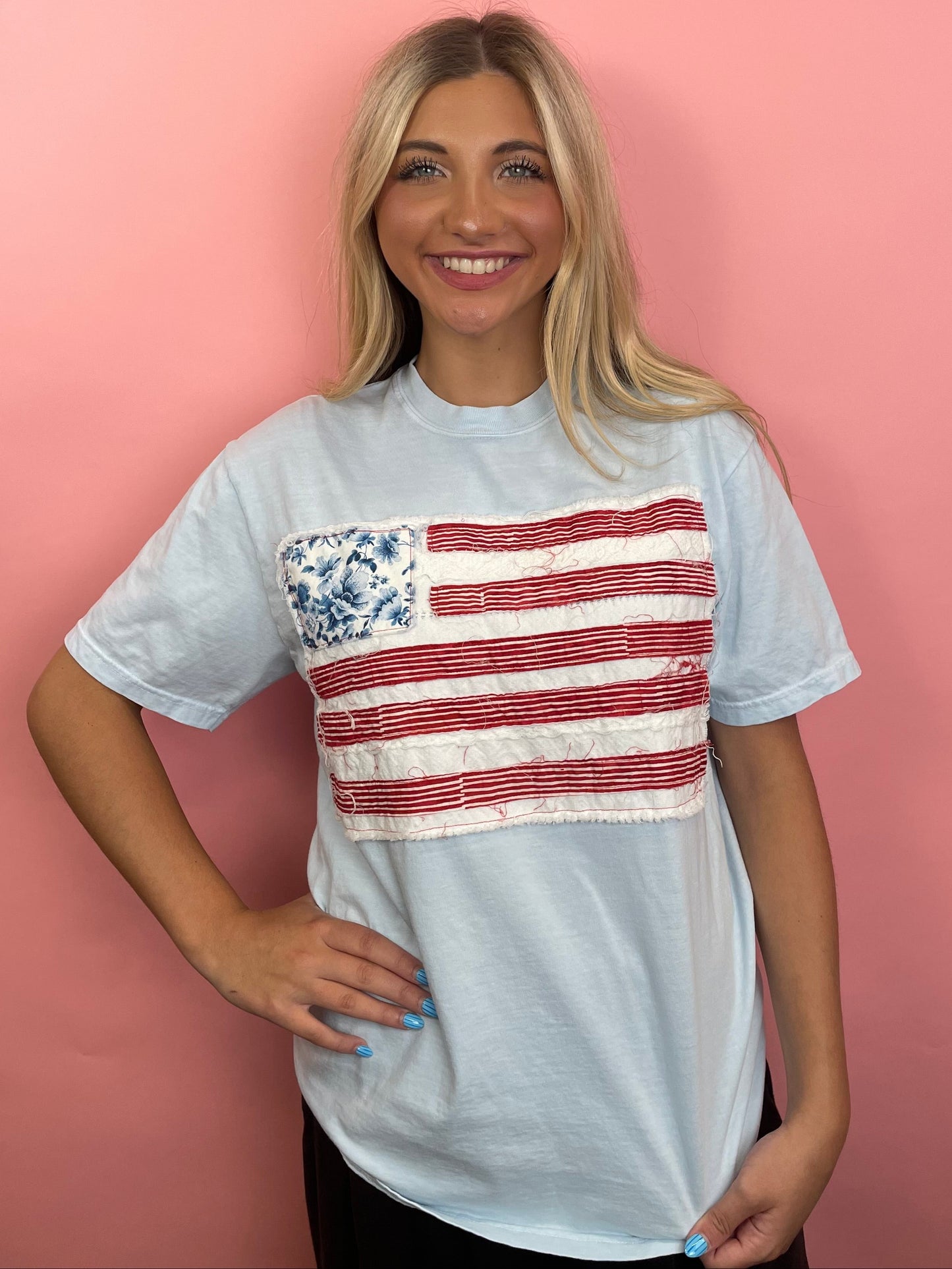 LIGHT BLUE W/FLAG APPLIQUE TEE