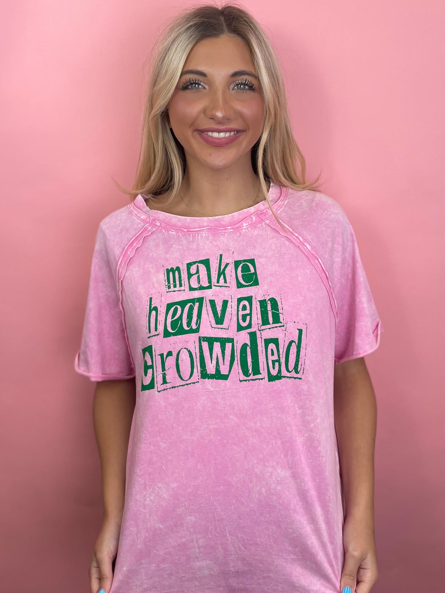 PINK GRAPHIC MAKE HEAVEN CROWDED TEE