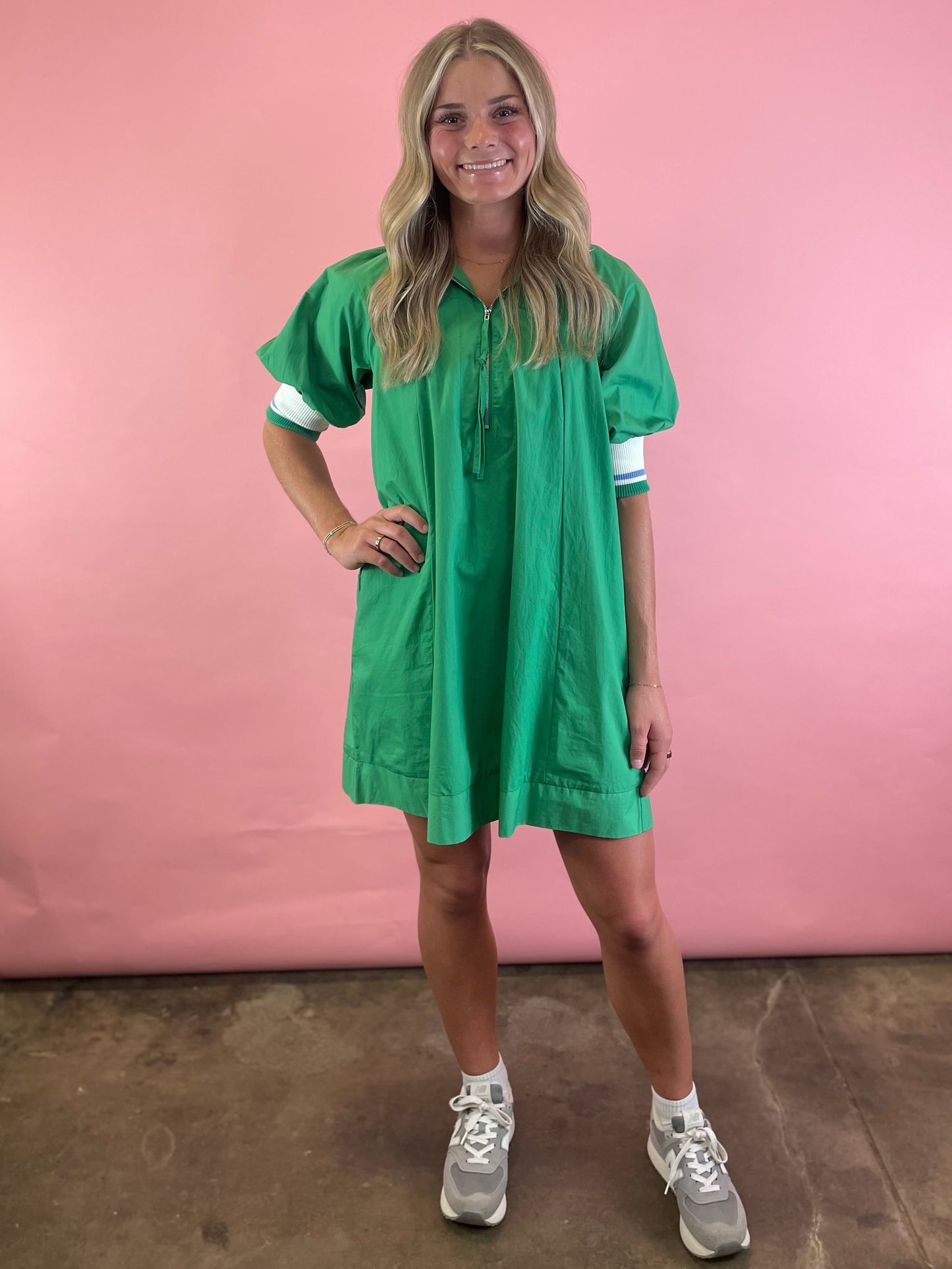 GREEN DRESS THICK COLLAR