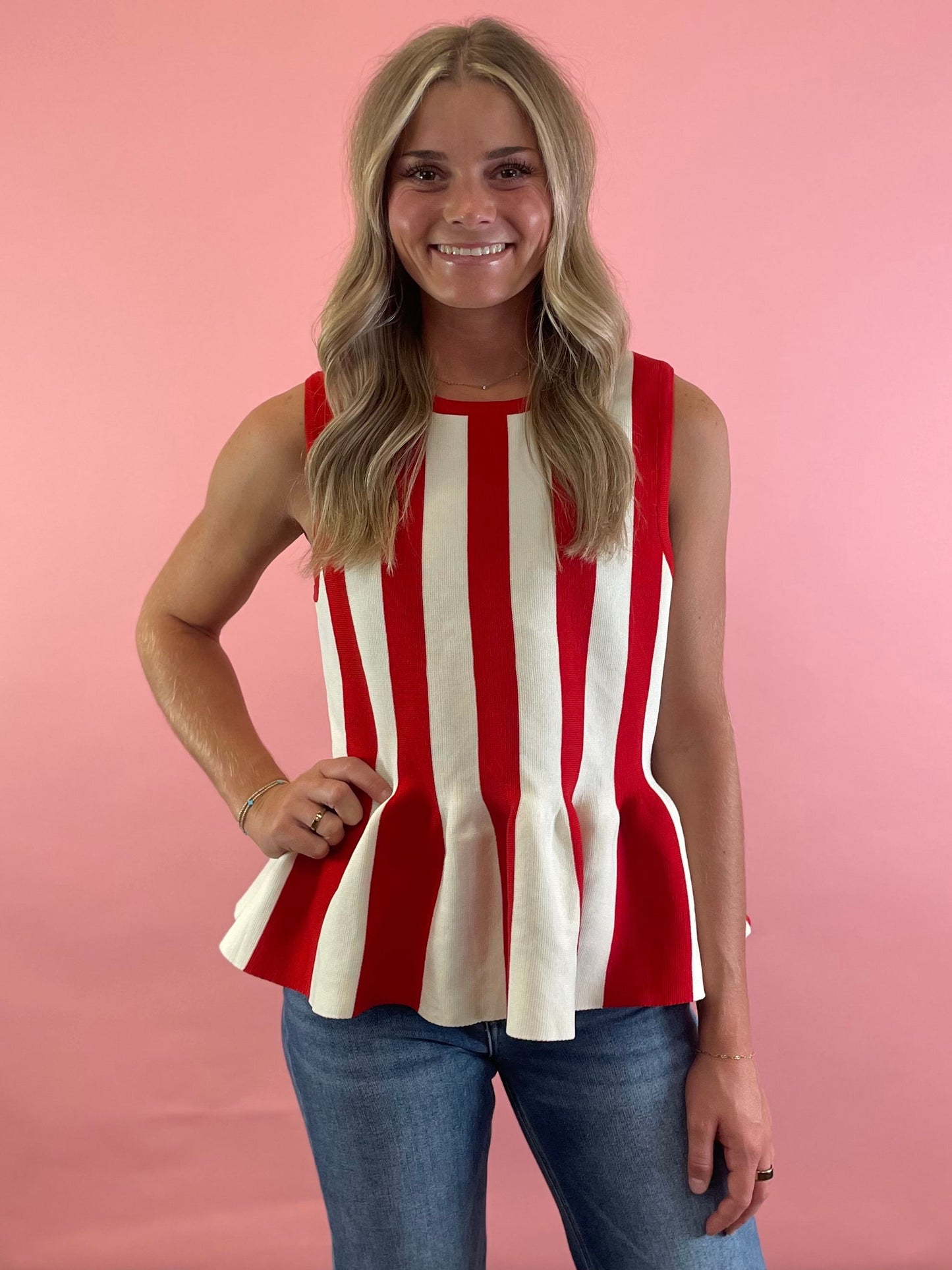 RED/WHITE SLEEVELESS PEPLUM TOP