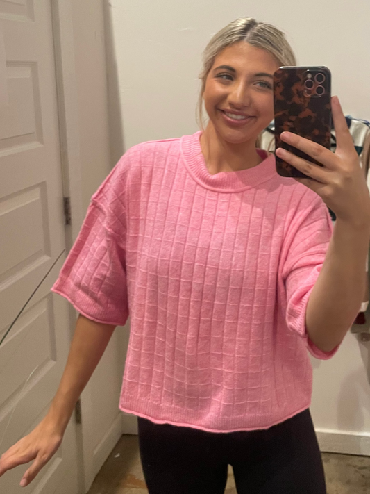 PINK CHECKERED PATTERN SWEATER